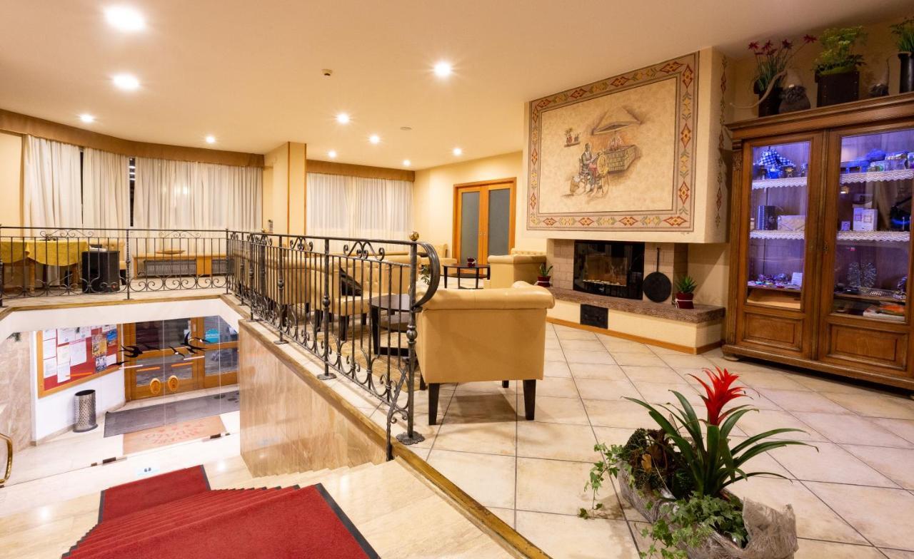 Hotel อันดาโล ภายนอก รูปภาพ
