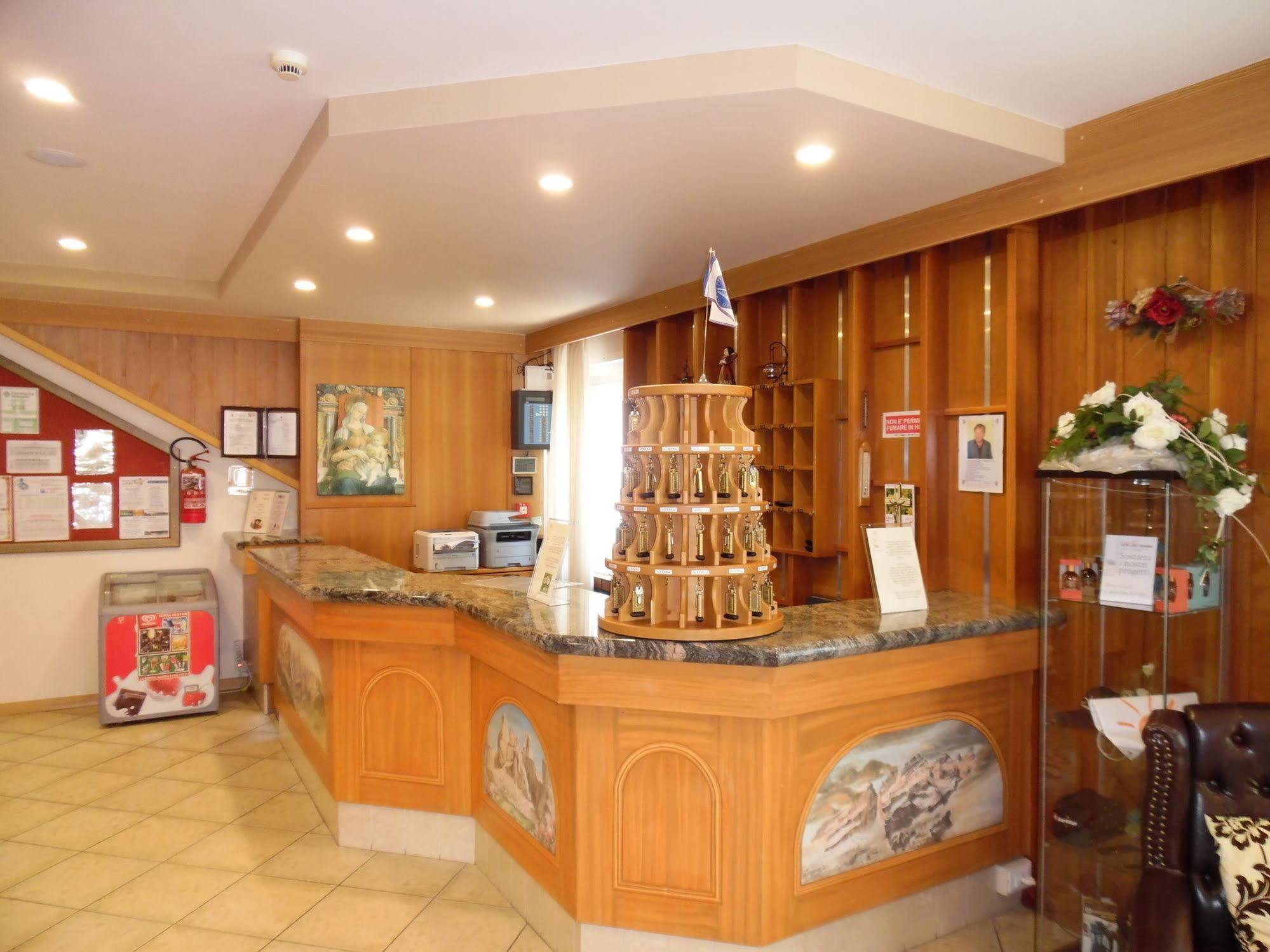 Hotel อันดาโล ภายนอก รูปภาพ